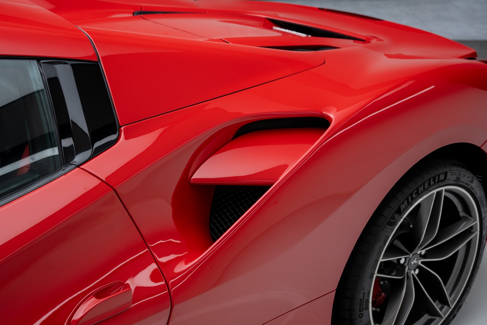 2017 FERRARI 488 SPIDER | GCC | EXCELLENT CONDITION | MAIN DEALER SERVICE